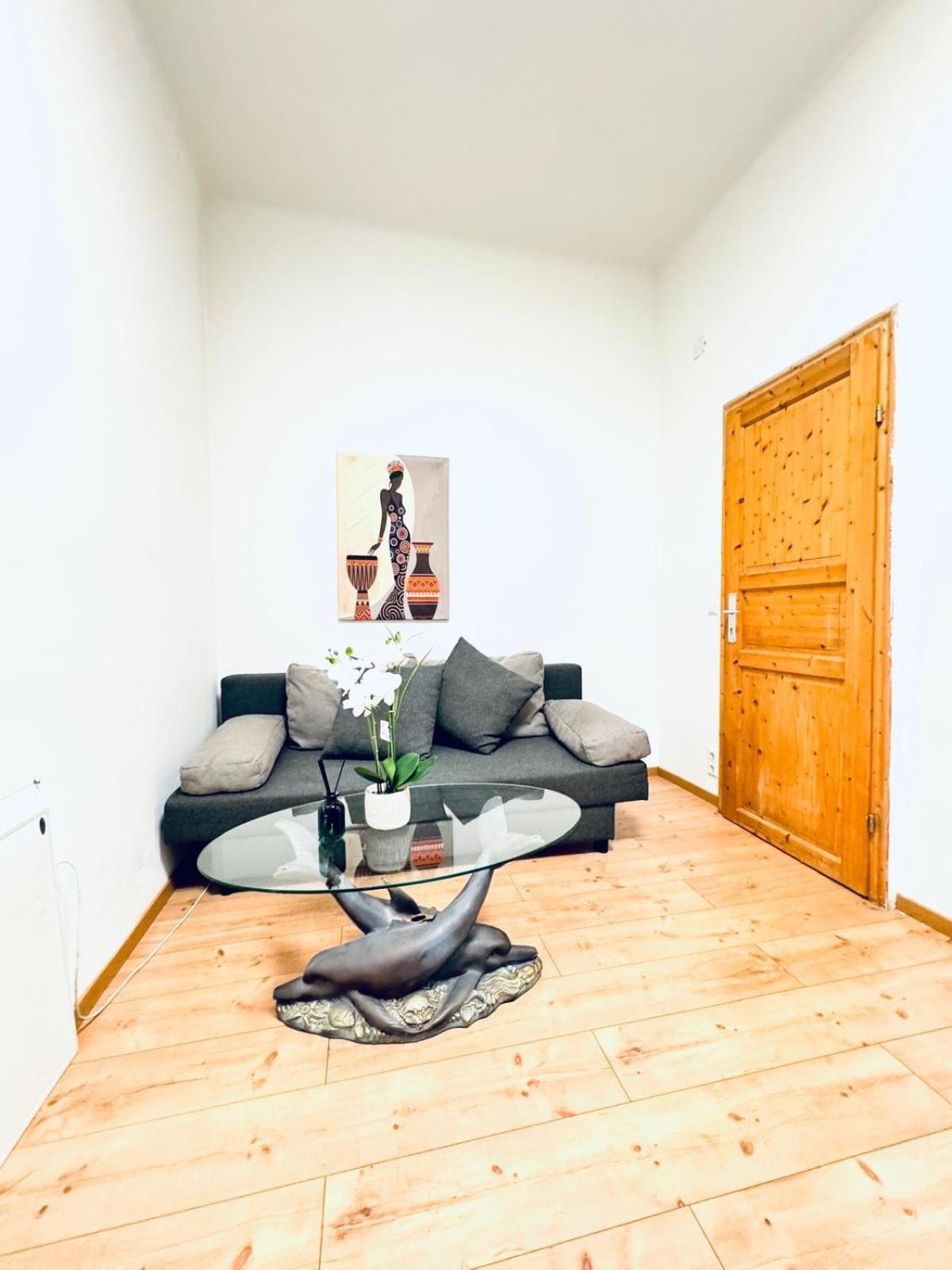 Apartment Amazing 4br Shared 10 Minute Walk To Fac Platz Wien
