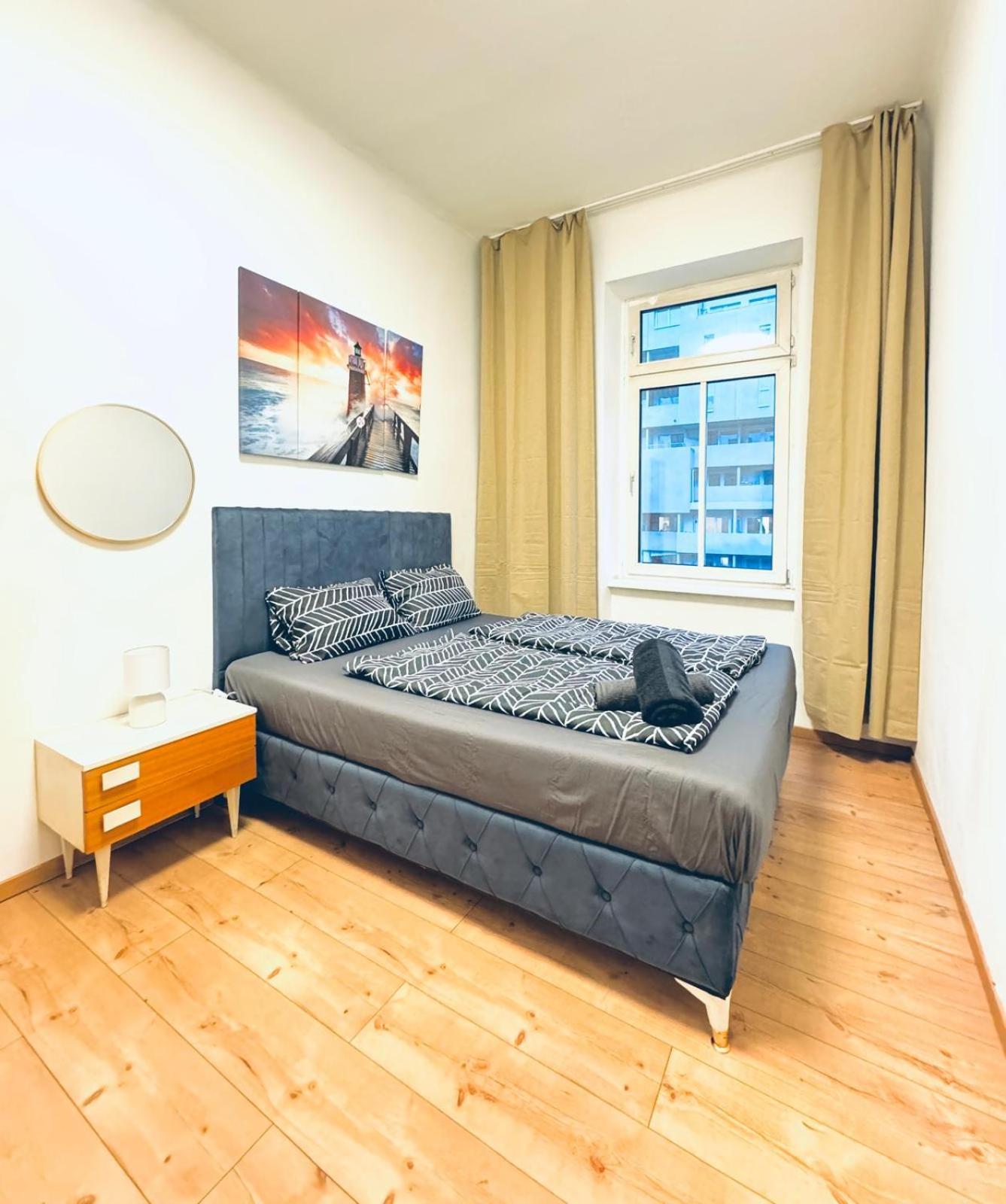 Amazing 4br Shared 10 Minute Walk To Fac Platz *