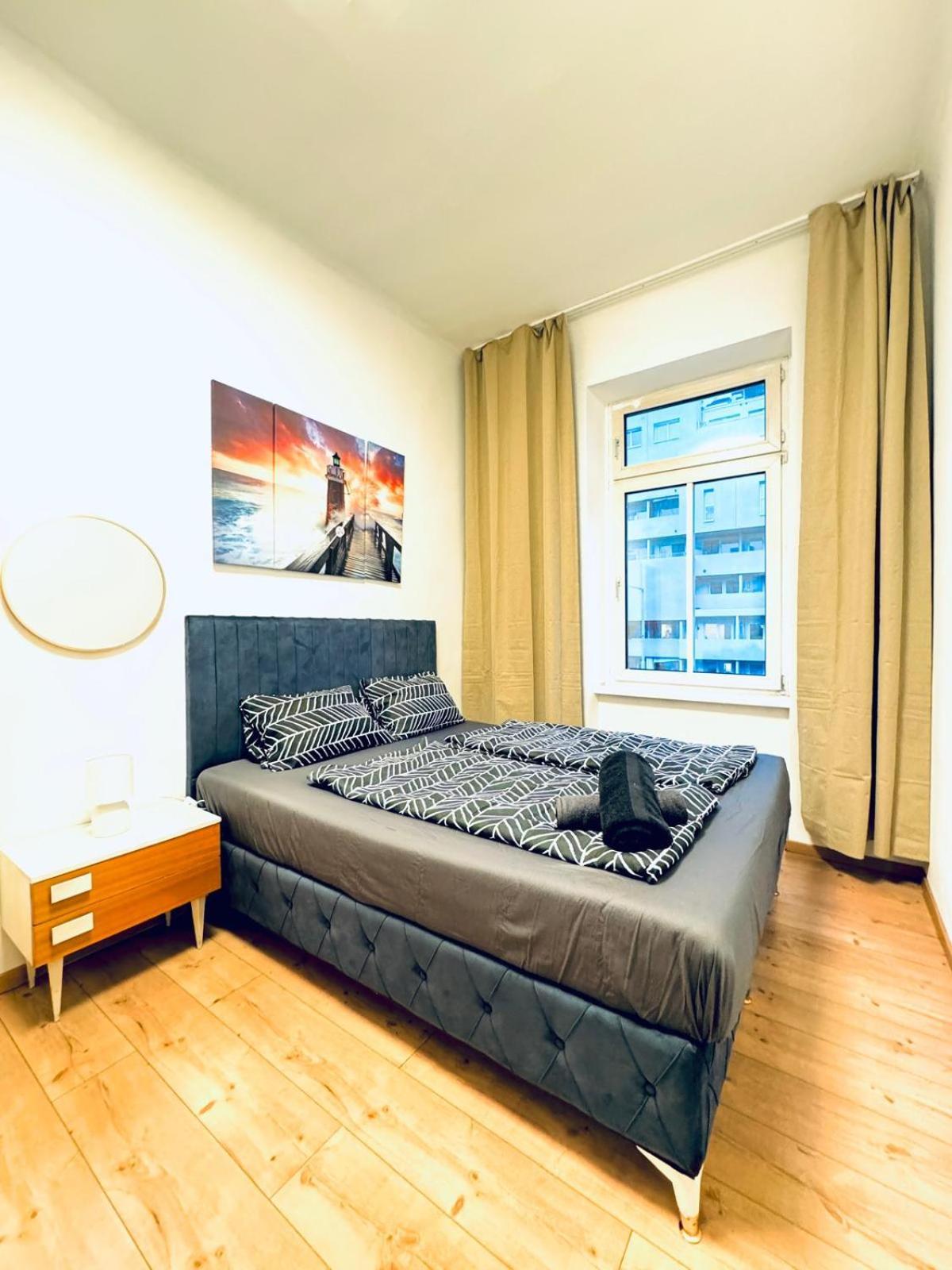 Amazing 4br Shared 10 Minute Walk To Fac Platz * Wien