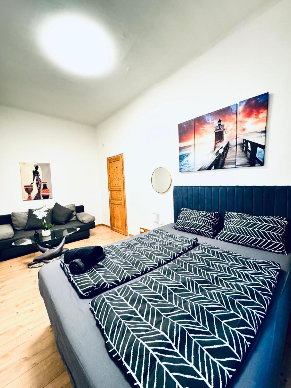 Apartment Amazing 4br Shared 10 Minute Walk To Fac Platz Wien