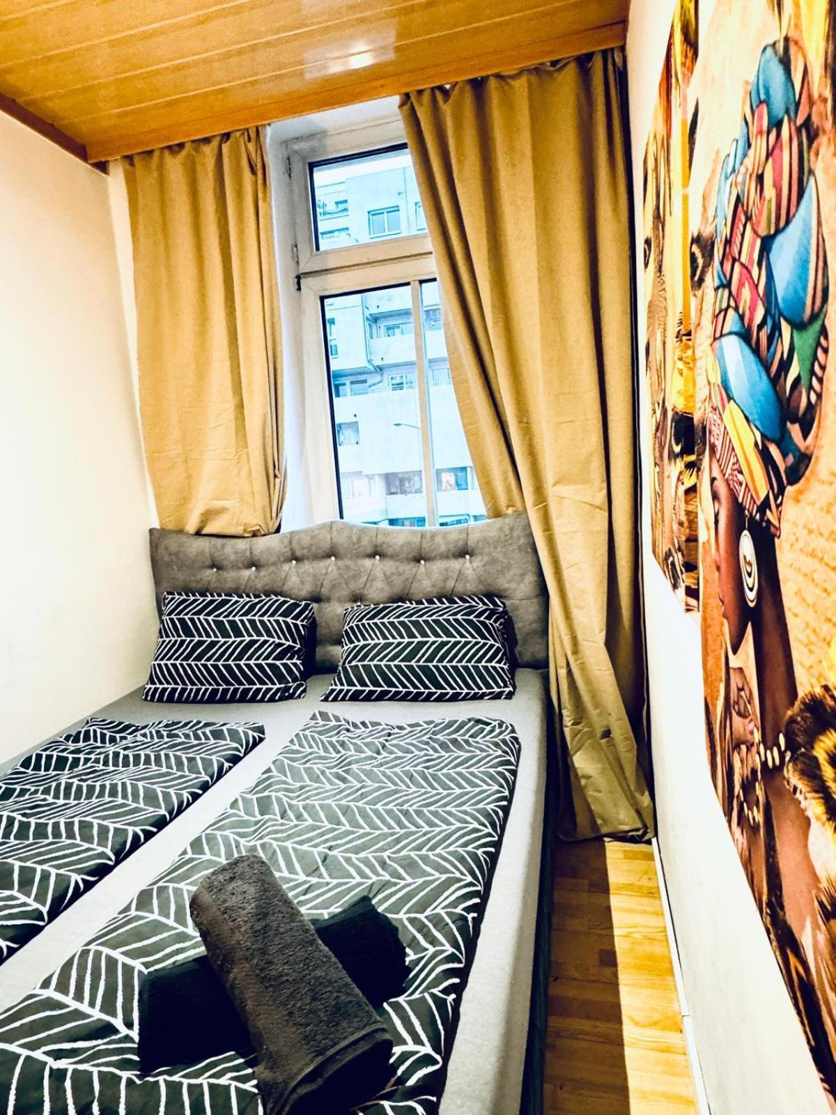 Amazing 4br Shared 10 Minute Walk To Fac Platz Apartment