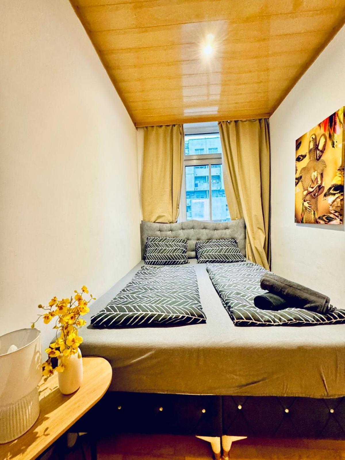 Apartment Amazing 4br Shared 10 Minute Walk To Fac Platz