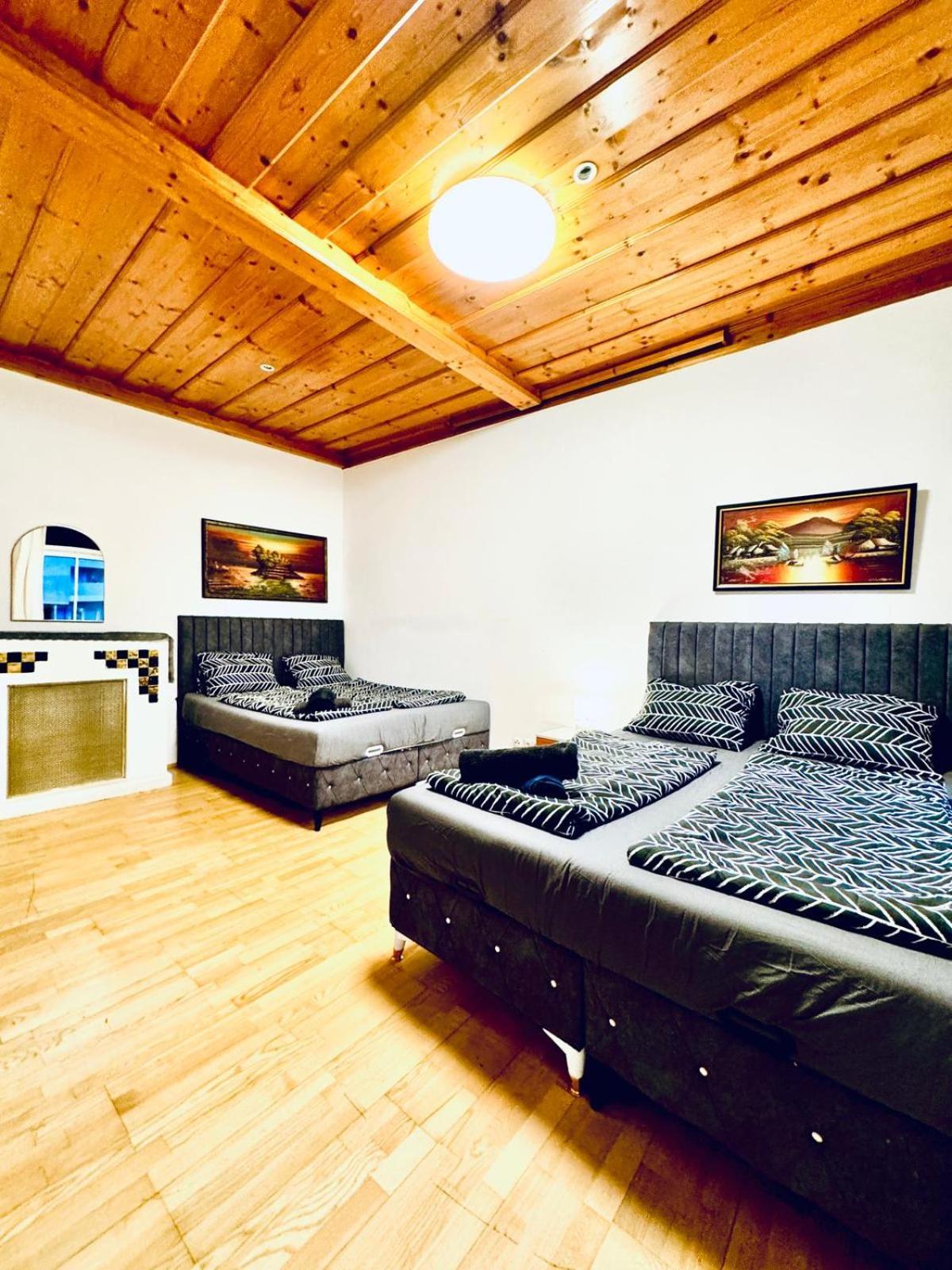 Apartment Amazing 4br Shared 10 Minute Walk To Fac Platz