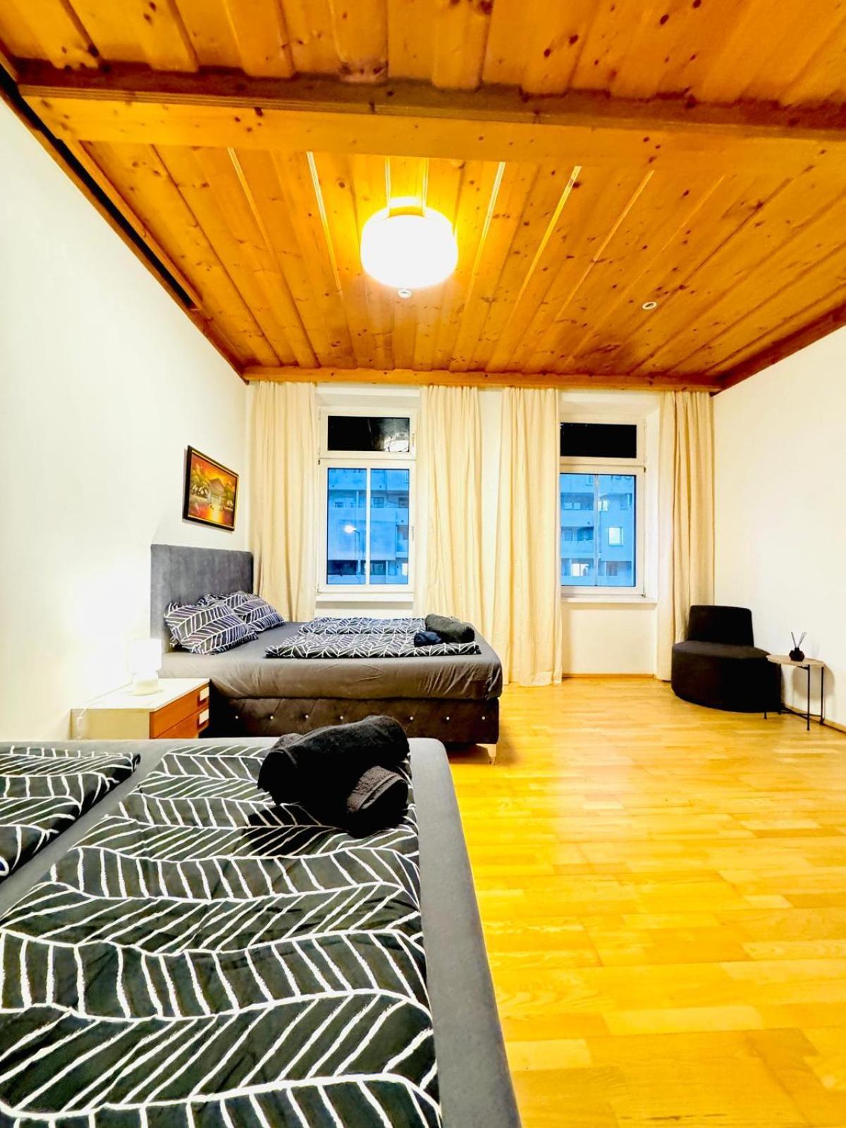 Amazing 4br Shared 10 Minute Walk To Fac Platz Apartment *