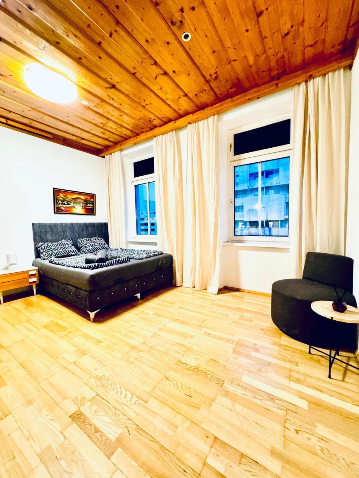 Apartment Amazing 4br Shared 10 Minute Walk To Fac Platz
