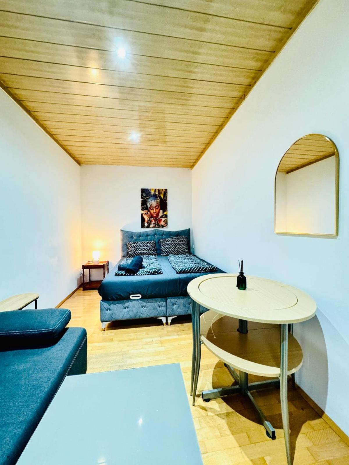 Apartment Amazing 4br Shared 10 Minute Walk To Fac Platz *
