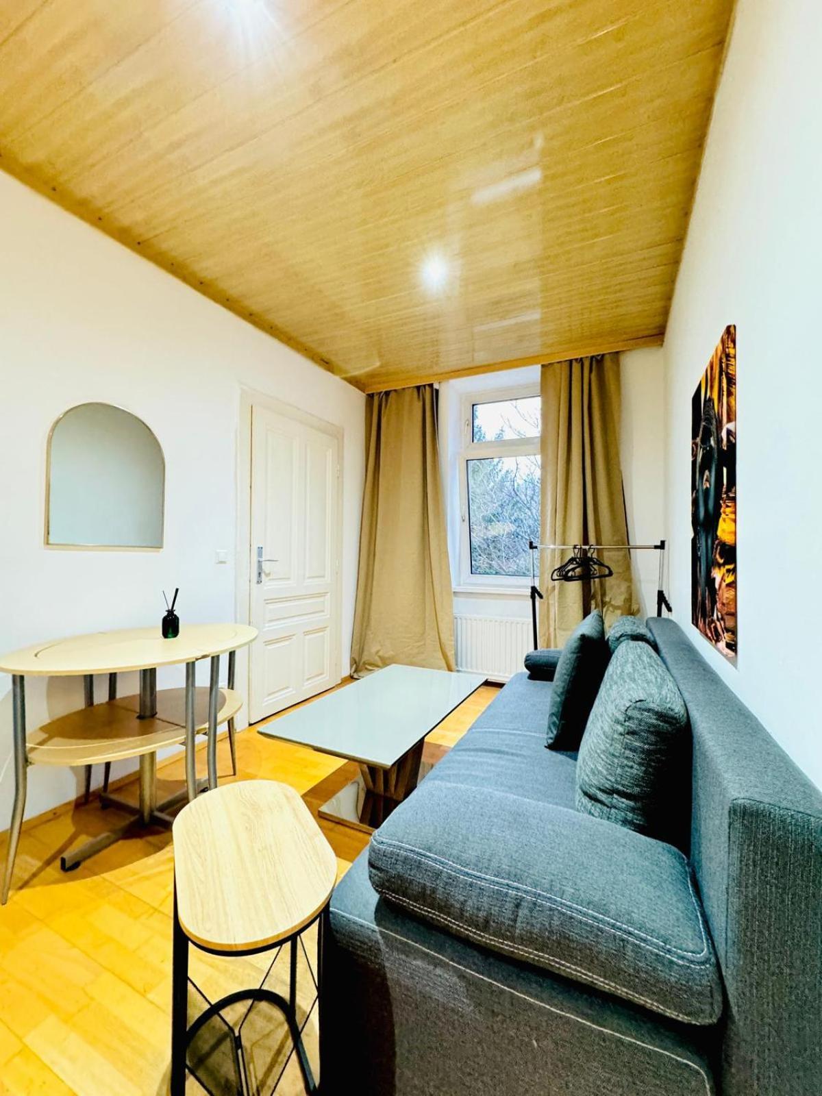 Apartment Amazing 4br Shared 10 Minute Walk To Fac Platz Wien