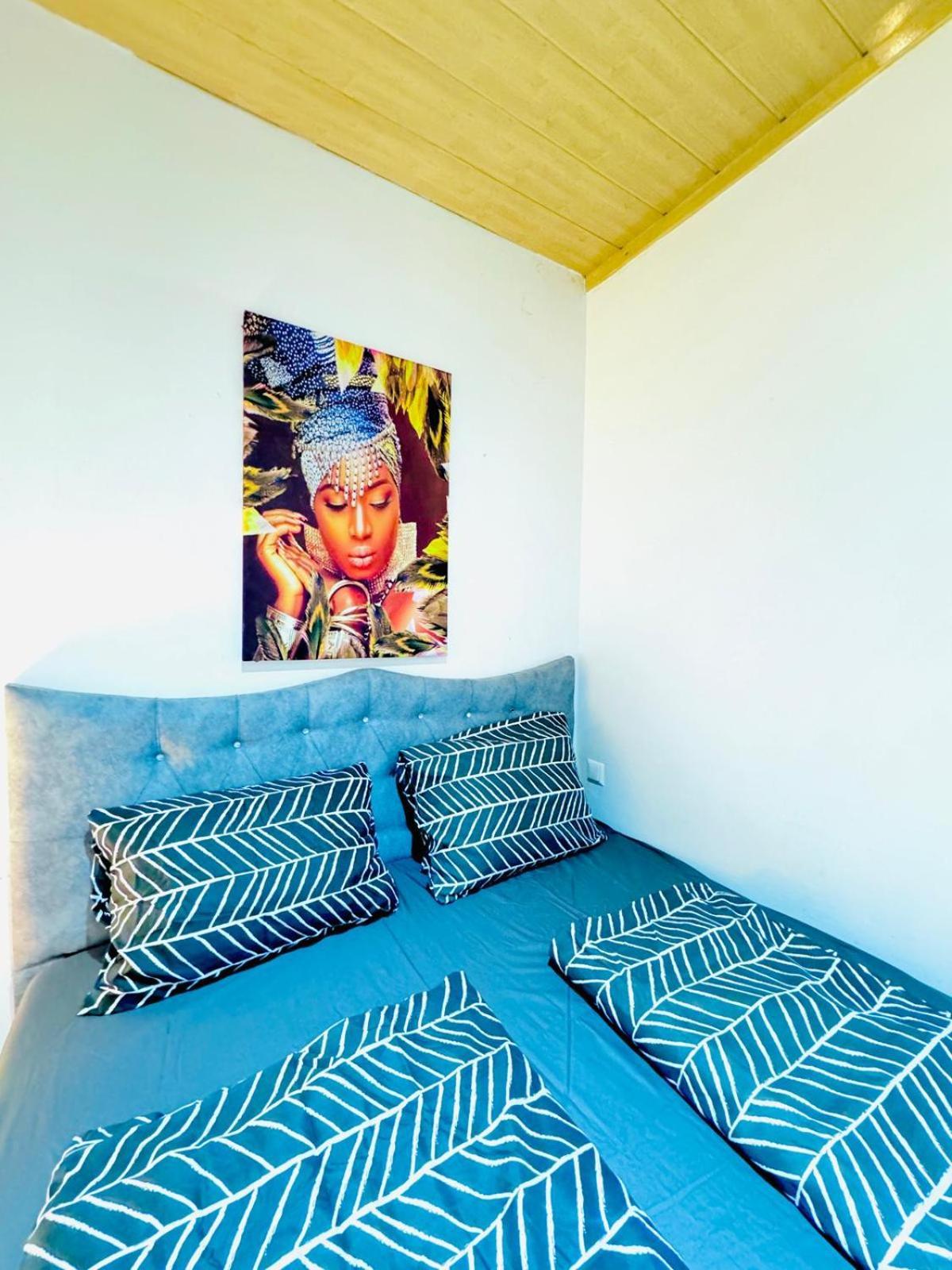 Apartment Amazing 4br Shared 10 Minute Walk To Fac Platz